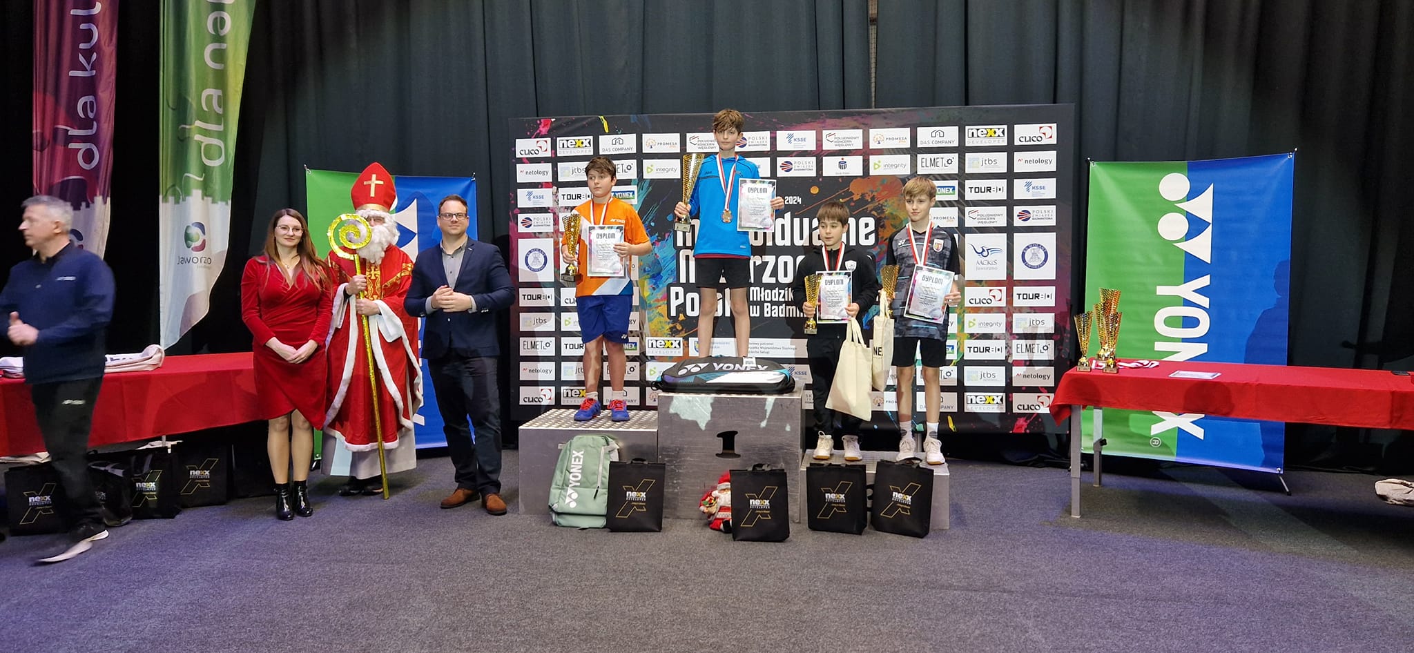 Filip Pączek podwójnym Mistrzem Polski Młodzików Młodszych w badmintonie na Mistrzostwach Polski w Jaworznie!
